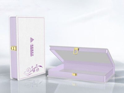 禮品包裝盒在進行覆膜工藝時，有色差嗎？